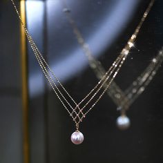 خواتم خطوبة, Lace Necklace, Pearl And Lace, Necklace Pearl, Jewelry Lookbook, Fancy Jewelry, Pearl Pendant Necklace, Dream Jewelry