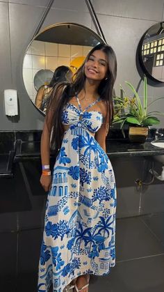 Copacabana Outfit, Blue Royal Outfit, Summer Birthday Dress, Shirt Over Dress, Tea Length Prom Dress, Outfits New Year, Bollywood Hairstyles, Blue Tea