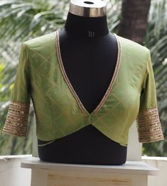 Blouse Designs High Neck, Latest Model Blouse Designs, Fashionable Saree Blouse Designs, Blouse Design Images, New Blouse Designs