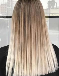 20 Amazing Brown To Blonde Hair Color Ideas Brown To Blonde Hair, Diy Hair Dye, Brown Ombre Hair, Blond Balayage, Ombre Hair Blonde, Honey Hair, Hair With Highlights, Blonde Hair Color Ideas, Ombré Hair