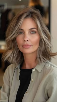 24 Chic Hairstyles Perfect for Older Women Middle Aged Woman Hairstyle, Shoulder Length Hairstyles For Thick Hair, 50 Year Old Hairstyles, Rambut Brunette, Mom Hair, Brunette Hair With Highlights, Hair Cut Ideas, Lob Haircut, Hair With Highlights