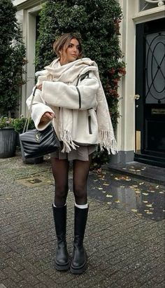 Nyc Outfits, New York Outfits, Skandinavian Fashion, Winter Fashion Outfits Casual, London Outfit, Europe Outfits, Cold Outfits, Moda Paris