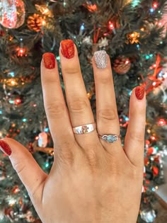 December Sns Nails, Short Dip Powder Nails Christmas, Dip Holiday Nails, Christmas Nails Multi Color, Gel Manicure Christmas, Winter Dipped Nails, Short Dip Nails Christmas, Sns Dipping Powder Nails Christmas, Christmas Nail Dip Ideas