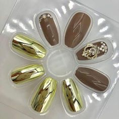 Gold brown Fake Nails with 3D Crown Falsies / 24 Nails Modern Jewellery Design, Fake Jewelry, Nail Charms, Types Of Nails, Rhinestone Nails, Cool Nail Designs, Nail Stickers