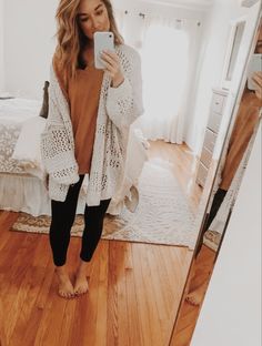 Sunday Outfits Winter, Comfy But Stylish Outfits Winter, Comfy Casual Christmas Outfits, Comfy Work From Home Outfits Winter, Lazy Day Work Outfit, Cozy Work Outfit Office, Cute Lounge Outfits Fall, Chill Cozy Outfits, Womens Comfy Outfits