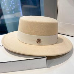 Look classy and timeless with this Elegant women Fedora Hat. Crafted from soft cotton with a flat top, this casual hat transitions easily between all seasons. Ideal for any modern woman with impeccable style, it is sure to impress those around you. Fedora Hats For Women, Fedora Hat Style, Womens Fedora Hat, French Hat, Womens Fedora, Wool Fedora Hat, Fedora Hat Women, Vintage Leather Belts, Fedora Hats