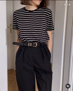 Stripped T Shirt Outfit Women, Stripped Tshirt Outfits Women, Black And White Striped T Shirt Outfit, Striped Black And White Shirt Outfit, Stripped Shirt Women Outfit, Casual Tshirt Outfit, White Shirt Outfits, New York Outfits, Outfit Plan