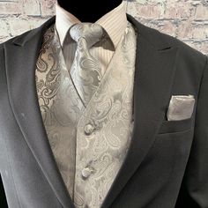 Mens Wedding Vest, Chambelan Outfits, Prom Outfits For Guys, Male Suits, Mens Formal Vest, Grey Tuxedo, Grey Suit Wedding, Wedding Vest, Grey Suit Men