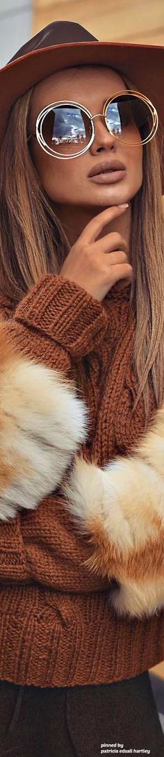 Rita Tesla, Magical Autumn, Sophisticated Lady, Creme Brûlée, Cinnamon Color, Fabulous Furs, Hat Box, Brown Tones, Female Friends