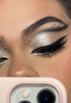 Concert Makeup Looks Night, Back Yoga, Rhinestone Makeup, Unique Makeup, Makeup Eye Looks