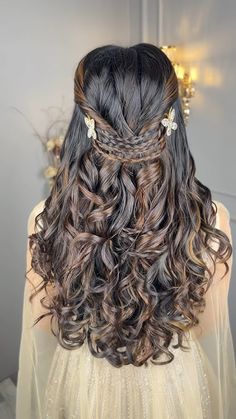 Edgy Wedding Hairstyles, Lengha Hairstyles, Front Hair Styles For Wedding, Medium Long Hairstyle, Girly Hairstyles, Asian Bridal Makeup, Hair Style Vedio