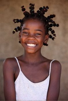 ♔vida Hair Steamers, African People, Unique Hairstyles, Interesting Faces, 인물 사진, Happy People, Smile Face