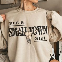 Western Sweater, Western Sweaters, Country Girl Shirts, Just A Small Town Girl, Western Clothes, Southern Outfits, Girl Shirts