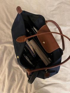 Bags To University, Longchamp College Bag, Handbags For University, Longchamp Aesthetic Bag, Longchamp School Bag Aesthetic, Le Pilage Longchamp, What’s In My Longchamp Bag