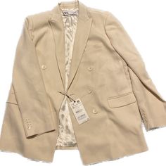 New With Tag Ecru Blazer Size Xl Zara Cream Formal Blazer, Zara Neutral Long Sleeve Blazer, Zara Tailored Cream Blazer, Tailored Cream Zara Blazer, Classic Beige Zara Blazer, Classic Winter White Blazer With Long Sleeves, Classic Long-sleeve Cream Blazer, Classic Cream Long Sleeve Blazer, Cream Notch Lapel Outerwear For Spring