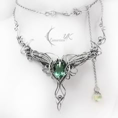 LIRVILMARH - silver and green amethyst by LUNARIEEN...I'd never be able to afford it, but it's gorgeous Work Necklaces, Magical Jewelry, Fantasy Jewelry, Green Amethyst, Gothic Jewelry, Pretty Jewellery, Facebook Page, Wire Wrapped Jewelry, Cute Jewelry