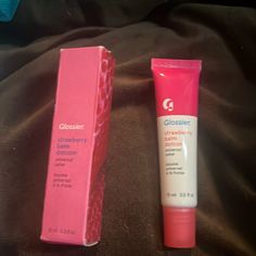 Box Is A Little Beat Up, Never Been Used, *New* And Original Formula Glossier Balm Dotcom Strawberry, Balm Dot Com, Glossier Products, Makeup Glossier, Glossier Balm, Glossier Balm Dotcom, Glossier Makeup, Glossier Pink, Lip Gloss Collection