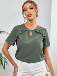 Verde Militar Casual Collar Manga Curta Poliéster Simples Top Embellished Não elástico Verão Tops, blusas e camisetas para Mulheres Top Designs For Women Western, Fashion Tops Blouse Style, Top Designs For Women, Vintage Floral Blouse, Women Blouses Fashion, Fashion Sketches Dresses, Keyhole Neck