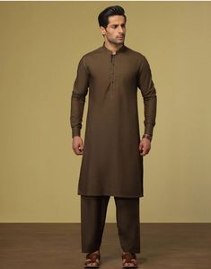 Brand New J.Junaid Jamshed Original Men's Wear Kurta Shalwar Size:Large ColorMehndi Green Pieces2 Piece Fit TypeRegular Fit FabricBlended Due to the photographic lighting & different screen calibrations, the colors of the original product may slightly vary from the picture *No Return Or Exchange** Junaid Jamshed, Pakistani Designers, Men's Wear, Photographic Lighting, Screen, Mens Outfits, Brand New, Lighting, The Originals