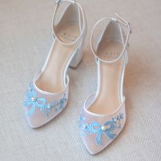 Meet our one of the newest styles, Halo! So many of you have been asking for pretty closed toe wedding shoes with low block heels... We designed Halo with our modern brides in mind! Pretty bow and pearl details with soft insole padding and perfect fit, Halo is the perfect shoes for all day comfort! Did we mention Halo has "I Do" and "Forever" embroidered on the back!!! The perfect details for your wedding! Bridal Shoes Low Block Mid Heels with "I Do" and "Forever" in baby blue embroidery Style “ Comfortable Bridesmaid Shoes, Comfortable Bride Shoes, Gold Bridesmaid Shoes, Silver Bridesmaid Shoes, Closed Toe Wedding Shoes, Comfortable Wedding Heels, Wedding Shoes Block Heel, Bride Stuff, Winter Wedding Shoes