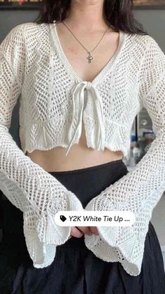 Crochet White Cardigan, Crochet Fits, Lightweight Cardigan Summer, Crop Top Blanco, White Crochet Cardigan, White Crochet Top, Crochet Cardigans, Street Y2k