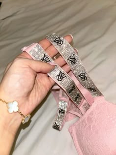 Victoria Secrets Intimo, Victoria Secret Bh, Victoria Secret Set, Profumo Victoria Secret, Victoria's Secret Aesthetic, Bra Outfit, Victorias Secret Set, Things I Need To Buy, Pretty Pink Princess