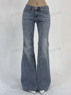 Styling Wide Leg Pants, Xmas Wishlist, Mom Jeans Outfit, Low Rise Flare Jeans, Design Clothes, Flare Leg Jeans, Ripped Denim, Women Denim Jeans, Denim Flares