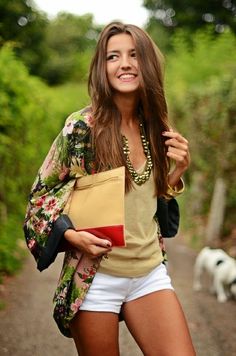 Perfect Summer Fashion: Perfect Summer Outfit Dresses. Moda Kimono, Perfect Summer Outfit, Floral Jacket, Summer Dress Outfits, Kimono Cardigan, Mini Shorts, Inspired Outfits, Looks Style