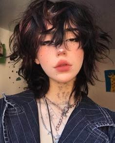 Short Grunge Hairstyles, Pelo Ulzzang, Non Binary Hair, Grunge Hairstyles, Non Binary Haircuts, Grunge Haircut, Haircut Tip, Short Grunge Hair, Tumblr Hair