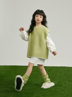 Kidswear Photoshoot, Fashion Show Poster, Oversized Clothes, Fashion Shoot, Colorful Fashion, Verona, Kids Wear, Fashion Illustration, Fashion Models