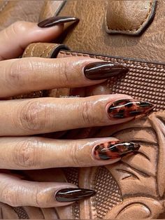 Brown Nails Cheetah, Nails Inspiration Leopard Print, Leopard Print Nails How To, Cheetah And Black Nails, Almond Nails Fall Design, Fall Nails Baddie, Brown Cheetah Nails, Fall Nail Inspo Acrylic, Brown Baddie Nails