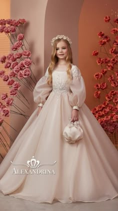 Kids Gown Design, Kids Prom Dresses, Gala Outfits, Wedding Frocks, Met Gala Outfits, Rose Parade, Wedding Dresses For Kids