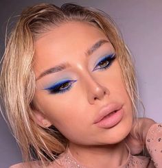 Eye Makeup Images, Bold Makeup Looks, Eye Makeup Styles, Glamorous Makeup, Makeup Eye Looks, Blue Makeup