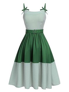 Green Retro Vintage Dress, Green Vintage Dress For Summer, Green Vintage Style Dress For Summer, Green Knee-length Vintage Dress, Green Knee-length Vintage Dress For Vintage Fashion, Retro Green Dress For Work, Vintage Green Dress For Work, 1940s Fashion Women Outfits, Fashion Women Outfits