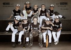 Little league team photo Softball Team Picture Ideas, Baseball Team Photoshoot, Baseball Team Photoshoot Ideas, Baseball Team Poses, Baseball Team Photo Ideas, Softball Team Poses, Baseball Pictures Ideas, Sport Team Photoshoot Ideas, Team Baseball Picture Ideas