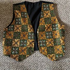 Vintage Green And Yellow Beaded Vest. So Cool! No Size Tags, But I Would Guess Medium. Truly A Work Of Art! Similar Styles Going For Over $200. Beaded Vest, Vintage Vest, Green And Yellow, So Cool, Green Gold, Green And Gold, Jackets & Coats, Jackets For Women, Tags