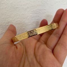 - Coated in 18K Gold over Stainless Steel - 100% Hypoallergenic (safe for sensitive skin) - Crafted from tarnish and rust free materials - Adjustable one Size fits all  - Unisex Minimalist Design - Comes with an elegant see through white Gift Box The Perfect Gift 💝 Ayatul Kursi Bracelet, Gold Bracelet Design, Islamic Jewelry, Ayatul Kursi, Baby Bracelet, Jewelry Accessories Ideas, Dope Jewelry, Gold Bracelets