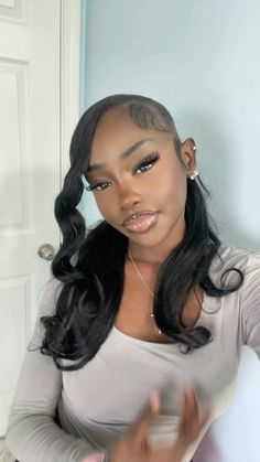 Dark Skin Hairstyles, Cute Girl Makeup Black Women, Natural Beat Face Black Women, Pretty Baddies, Bkack Girl Hair Style, Face Card Black Women, Cute Black Women, Pretty Girl Pfp Black Skin, Light Makeup Looks