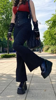 Romantic Goth Outfits Men, Alt Formal Outfits, Goth Outfits With Pants, Formal Grunge Outfits, Black Emo Outfits, Goth Platforms, Alt Outfits, Couture Mode, Alt Fashion