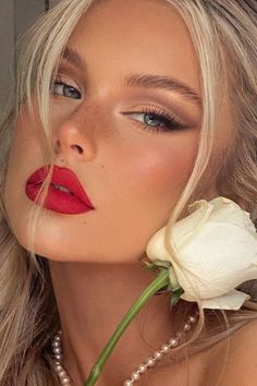 Red Lipstick Makeup Blonde, Blonde Hair Red Lips, Romantic Makeup, Classy Makeup