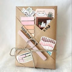 BLIND DATE WITH A BOOK  How To Wrap A Blind Date Book, Blind Date Book Ideas, Blind Date With A Book Printable, Blind Book Date Ideas, Book Wrapping Ideas Creative, Diy Blind Date With A Book Ideas, Book Blind Date, Wrapping A Book As A Gift, Book Present Gift Ideas