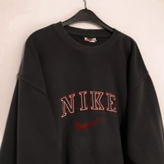 Nike Black Sweatshirt With Logo Print, Nike Black Cotton Sweatshirt, Nike Black Graphic Print Sweatshirt, Retro Nike Sweatshirt, Nike Black Sweatshirt, Nike Tops Women, Gold Nike, Cute Nike