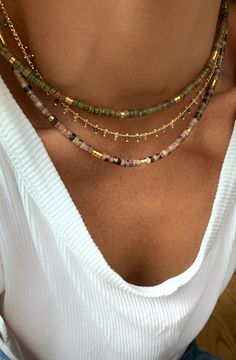 How To Style Necklaces, Trending Jewelry 2023 Handmade, Collier Aesthetic, Bijoux Aesthetic, Jewelry Ideas To Make, Ideas For Jewelry, Boho Jewlery, Layered Beaded Necklace, Beaded Boho Necklace