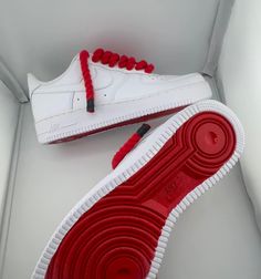 Red Bottoms Sneakers, Timberland Outfits Women, Nike Shoes Blue, Nike Shoes Women Fashion, Black And White Converse, Timberland Outfits, Mens Fashion Casual Shoes, Lacoste Shoes, Nike Fashion Shoes