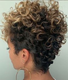 Layered Pixie Cut, Short Natural Haircuts, Curly Haircuts, Short Curls, Haircut Inspiration