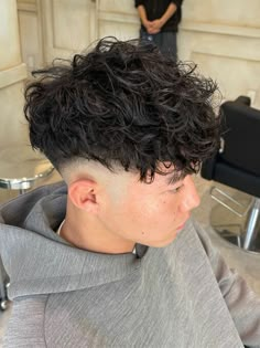 Wavy Perm Men Short Hair, Asian Men Perm Hairstyles, Wavy Fringe Men, Messy Perm, Asian Perm Men, Soft Perm Men, Perm Hairstyles Men, Wavy Perm Men, Haircuts Back View