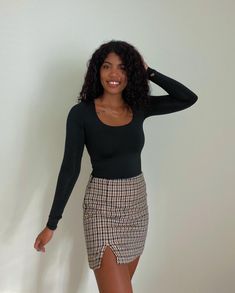 Houndstooth is a classic print that never goes out of style, pair it with any of our bodysuits for a match made in heaven💕 Back dart Front single mini slit Invisible side zipper closure Shell: 60% polyester 40% wool Lining: 100% polyester Printed Skirt Outfit, Houndstooth Skirt, Skirt And Sneakers, A Match Made In Heaven, Match Made In Heaven, Match Making, Made In Heaven, Skirt Outfits, Printed Skirts