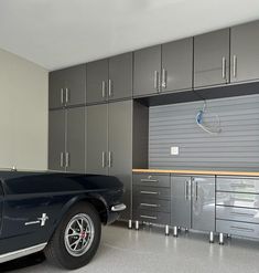 Ulti-MATE Grey Garage Cabinets Vehicle Detailing, Grey Garage, Garage Inspiration, Garage Workshop Layout, Big Garage, Garage Design Interior, Florida House Plans, Garage Organisation, Workshop Layout