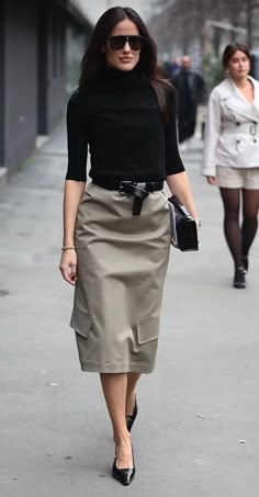 Classy Work Attire, Elegance Dress, Modest Dresses Casual, 60 Fashion, Classy Fashion, Over 50 Womens Fashion, Fashion Mistakes, Casual Work Outfits, Looks Chic