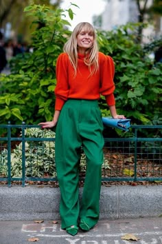 Cute Spring Outfits, Trouser Style, Green Pants, Business Outfits, Outfits Casuales, Colorful Fashion